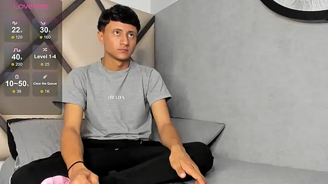  Leohot  online show from October 4, 2025, 3:15 am