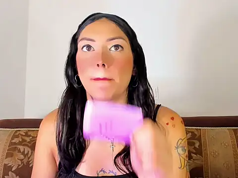 Snapshot of Megan_Gil_ chatting on October 3, 2025, 12:57 pm Megan Gil online show from October 3, 2025, 12:57 pm