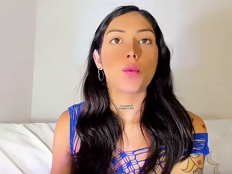 Snapshot of Megan_Gil_ chatting on October 18, 2025, 1:45 pm Megan Gil online show from October 18, 2025, 1:45 pm