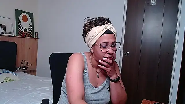 Snapshot of IVONNE_COLLINS33 chatting on September 23, 2025, 2:58 am IVONNE COLLINS33 online show from September 23, 2025, 2:58 am