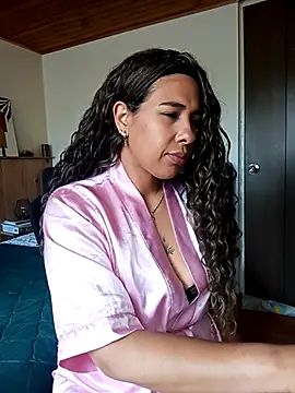 Snapshot of IVONNE_COLLINS33 chatting on November 29, 2025, 3:59 pm IVONNE COLLINS33 online show from November 29, 2025, 3:59 pm