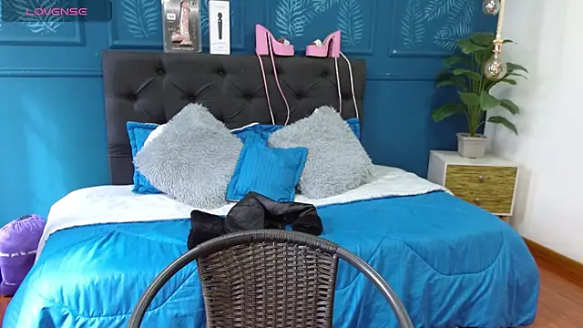 zohet kriss online show from March 30, 2026, 2:29 pm