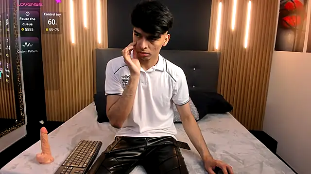 OnlyJos online show from October 28, 2025, 7:49 pm