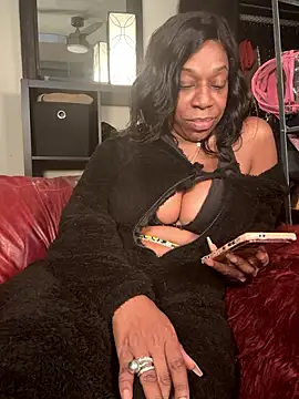 Snapshot of Kennady_Buxum_Goddess chatting on October 3, 2025, 5:37 am Kennady Buxum Goddess online show from October 3, 2025, 5:37 am