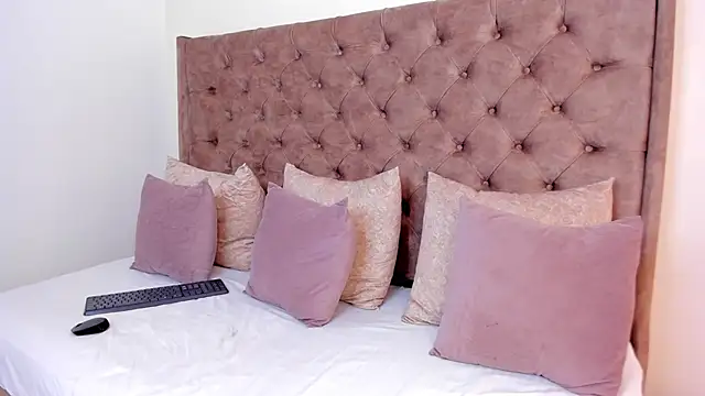 scarlett buunny online show from September 8, 2025, 10:20 pm