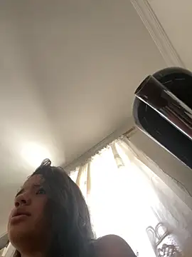 Snapshot of Miagomezx chatting on February 17, 2026, 4:24 pm Miagomezx online show from February 17, 2026, 4:24 pm