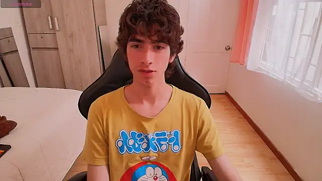 Nude Boy18 online show from September 16, 2025, 9:27 pm