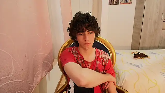 Nude Boy18 online show from November 4, 2025, 11:15 pm