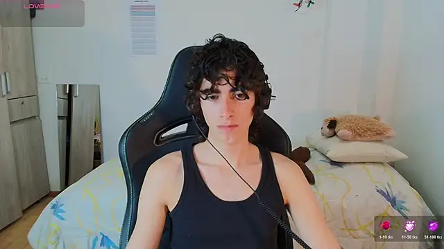 Nude Boy18 online show from February 25, 2026, 4:00 am