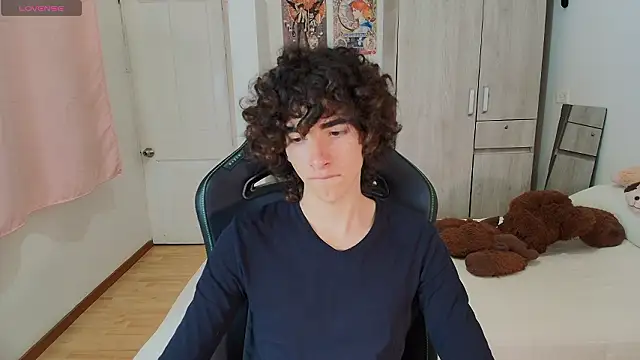 Nude Boy18 online show from March 18, 2026, 11:30 pm