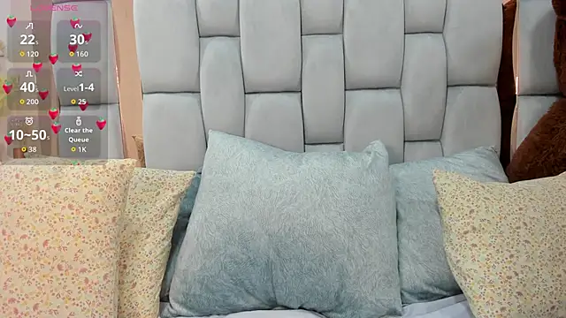 momo ayasse online show from November 16, 2025, 3:34 am