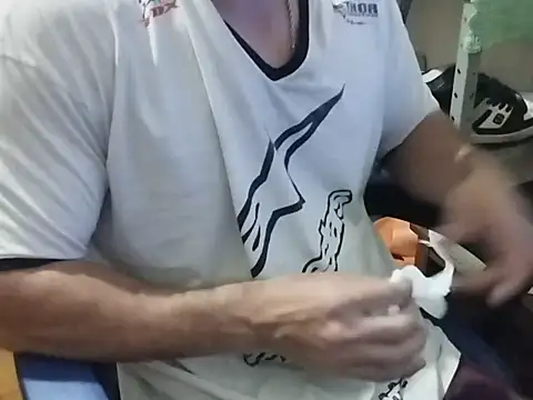 BRGusta459 online show from October 16, 2025, 10:33 pm