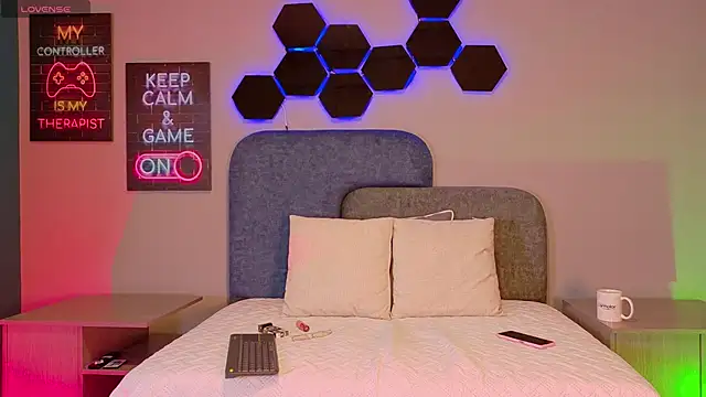 isabellaho1317 online show from November 12, 2025, 12:16 pm