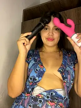 Snapshot of lunita_sweet5 chatting on November 29, 2025, 5:43 am lunita sweet5 online show from November 29, 2025, 5:43 am