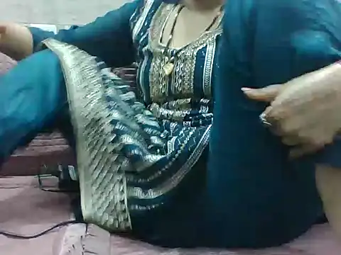 VNDANA  online show from November 1, 2025, 9:22 am