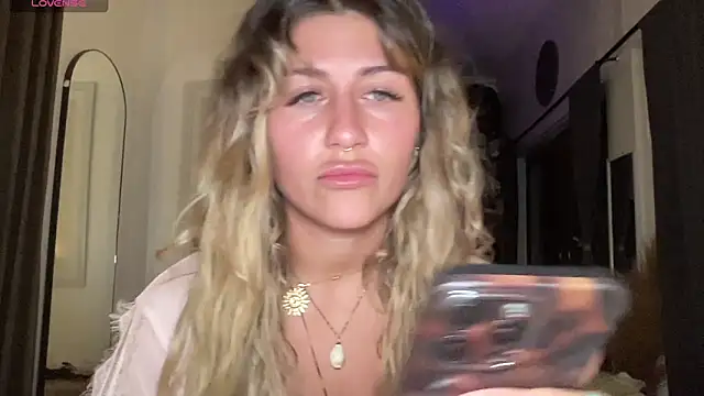 GoddessDove online show from April 6, 2026, 12:17 pm