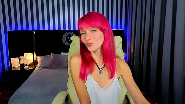 BrandyBloom online show from October 8, 2025, 7:11 pm