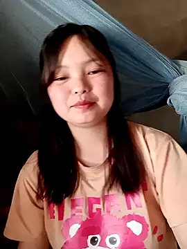 XoiXoi232 online show from April 14, 2026, 2:50 am