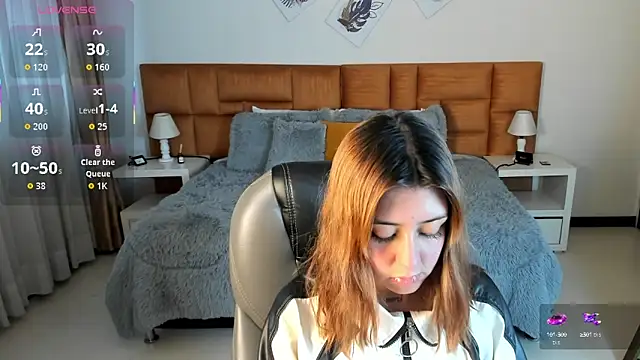 Catti Brie online show from October 14, 2025, 12:06 pm