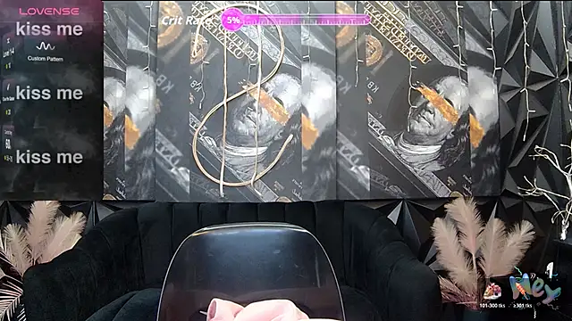 Lilmisbaddyxxx online show from November 9, 2025, 7:56 pm