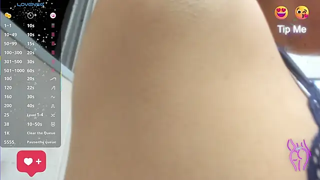 Alicia Whitee online show from January 14, 2026, 10:32 am