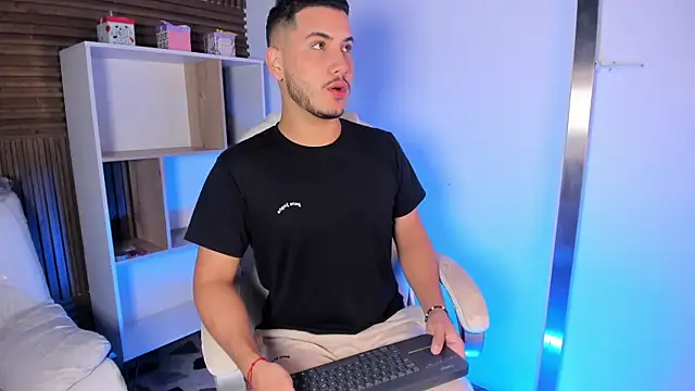 Axel grey  online show from September 20, 2025, 12:39 pm