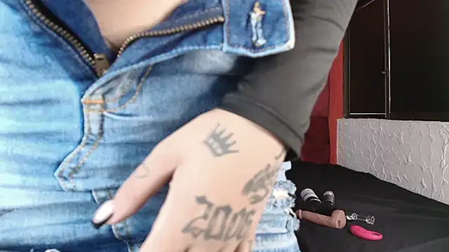 LilithVibe  online show from February 2, 2026, 3:55 pm