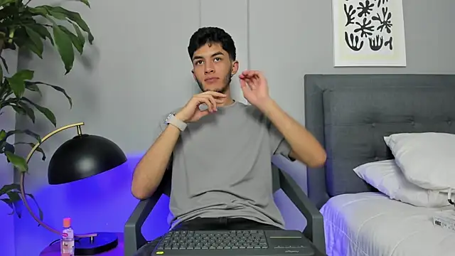 Tylerffoxx online show from June 16, 2026, 9:17 pm