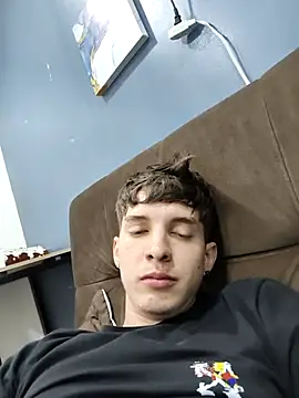 Jheampiiero online show from November 18, 2025, 2:32 pm