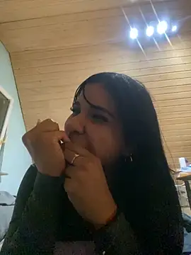 Laura-angeel online show from October 4, 2025, 8:51 pm