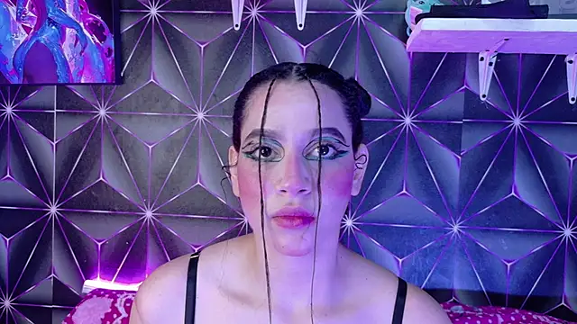 Megan Luxe online show from October 5, 2025, 5:28 am