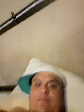 Snapshot of 825Danie chatting on November 6, 2025, 10:21 pm 825Danie online show from November 6, 2025, 10:21 pm