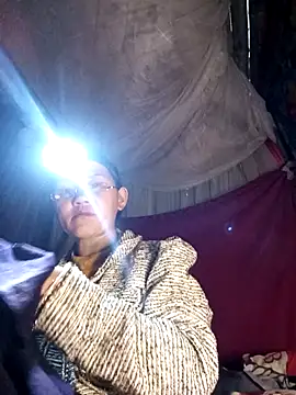 Snapshot of MaiHoa69 chatting on March 4, 2026, 9:04 am MaiHoa69 online show from March 4, 2026, 9:04 am