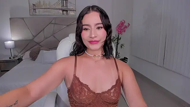 Saskia litt online show from November 16, 2025, 3:45 am