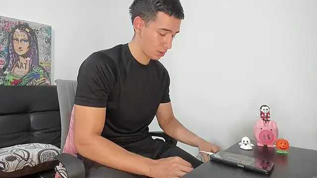 Mike3Xxx online show from October 29, 2025, 12:46 am