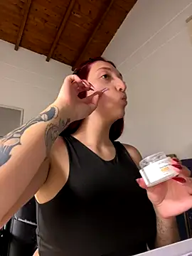 Paulina-Wells online show from October 31, 2025, 8:54 pm