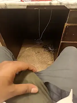 hotboy43339 online show from November 19, 2025, 4:40 pm