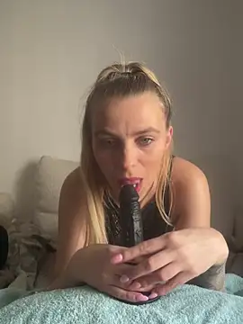 BrumeLove online show from March 3, 2026, 9:15 am