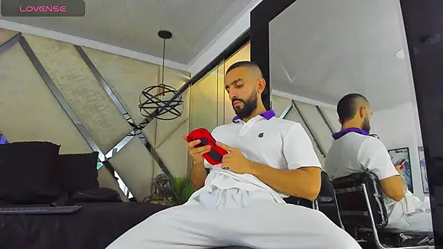 Yiyo10  online show from February 26, 2026, 3:22 pm