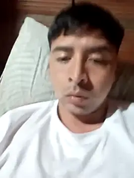 Tuslabios online show from July 19, 2026, 4:16 am