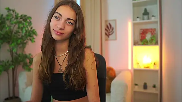 Sophie  Nice online show from September 24, 2025, 1:47 pm