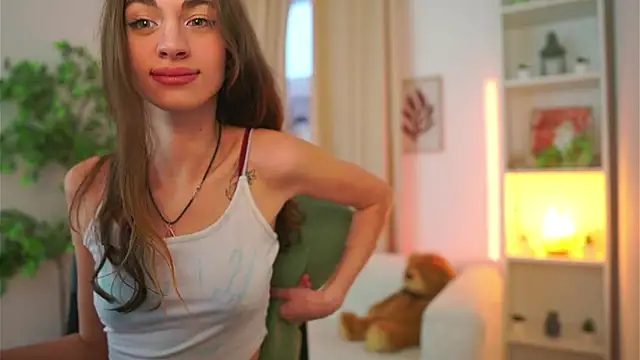 Sophie  Nice online show from October 2, 2025, 1:40 pm