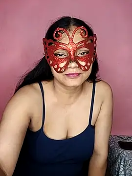 Snapshot of MEERAcle chatting on May 6, 2026, 8:47 pm MEERAcle online show from May 6, 2026, 8:47 pm