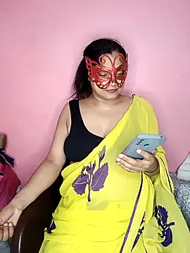 Snapshot of MEERAcle chatting on May 10, 2026, 6:46 pm MEERAcle online show from May 10, 2026, 6:46 pm