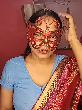 Snapshot of MEERAcle chatting on June 3, 2026, 3:42 am MEERAcle online show from June 3, 2026, 3:42 am