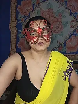 Snapshot of MEERAcle chatting on July 19, 2026, 5:22 am MEERAcle online show from July 19, 2026, 5:22 am