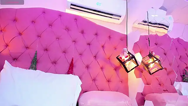 HannaPotther online show from December 23, 2025, 3:04 am