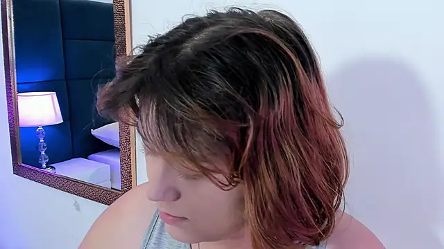 Snapshot of isa_grey_ chatting on November 10, 2025, 4:44 am isa grey online show from November 10, 2025, 4:44 am