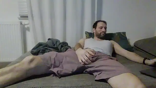 XLBarehengst online show from December 22, 2025, 10:07 pm