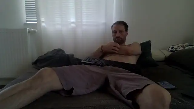 Snapshot of XLBarehengst chatting on July 20, 2026, 1:02 pm XLBarehengst online show from July 20, 2026, 1:02 pm